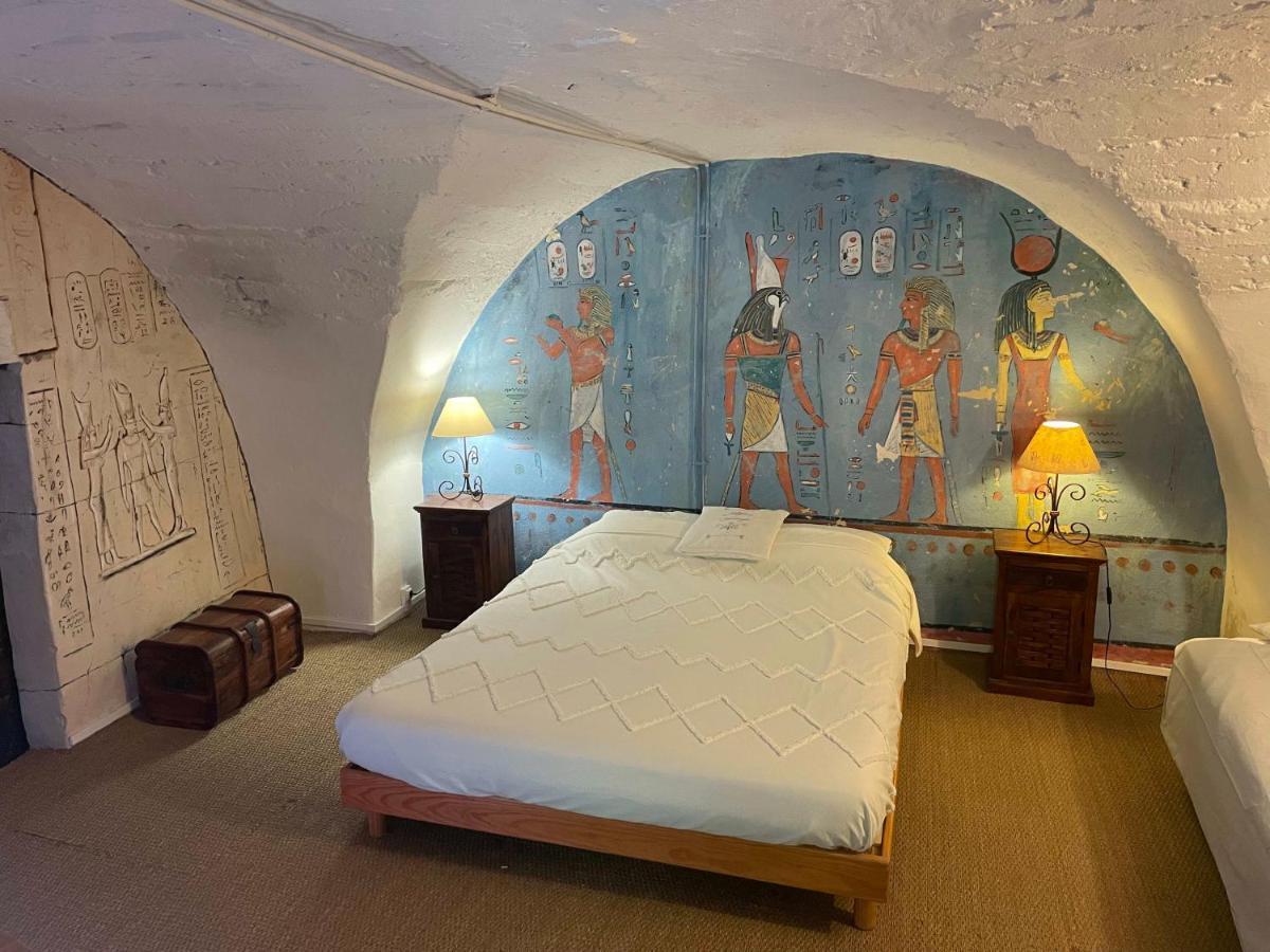 Gites Au Chateau Des Estubiers Les Granges-Gontardes ภายนอก รูปภาพ