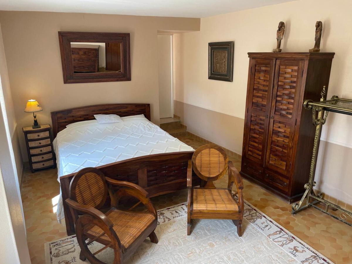 Gites Au Chateau Des Estubiers Les Granges-Gontardes ภายนอก รูปภาพ
