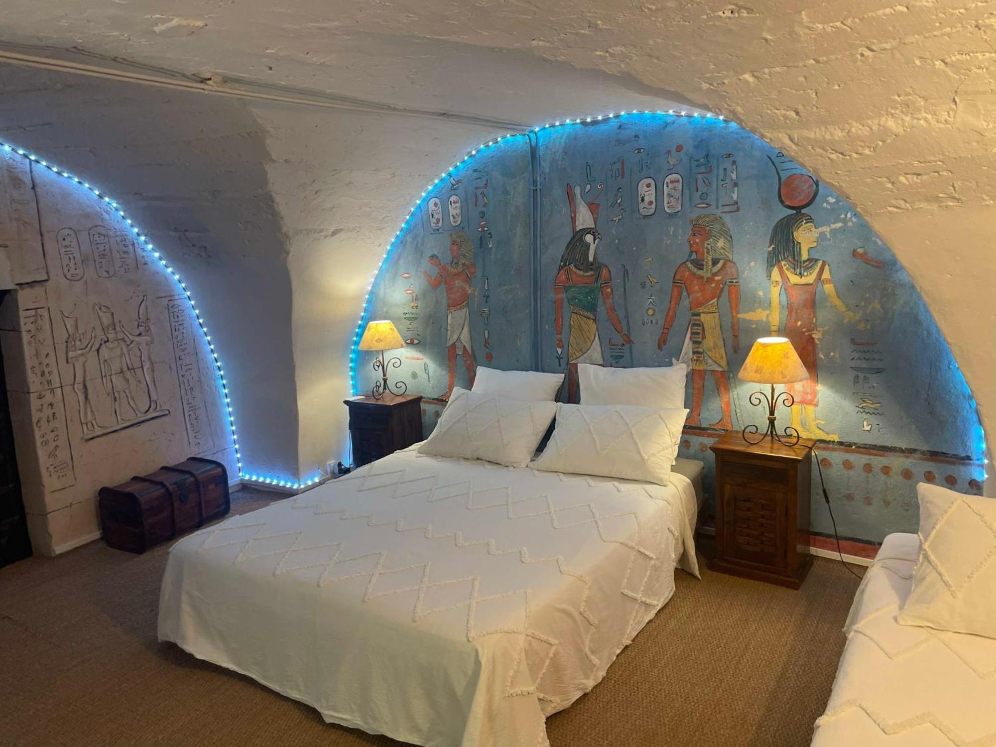 Gites Au Chateau Des Estubiers Les Granges-Gontardes ภายนอก รูปภาพ