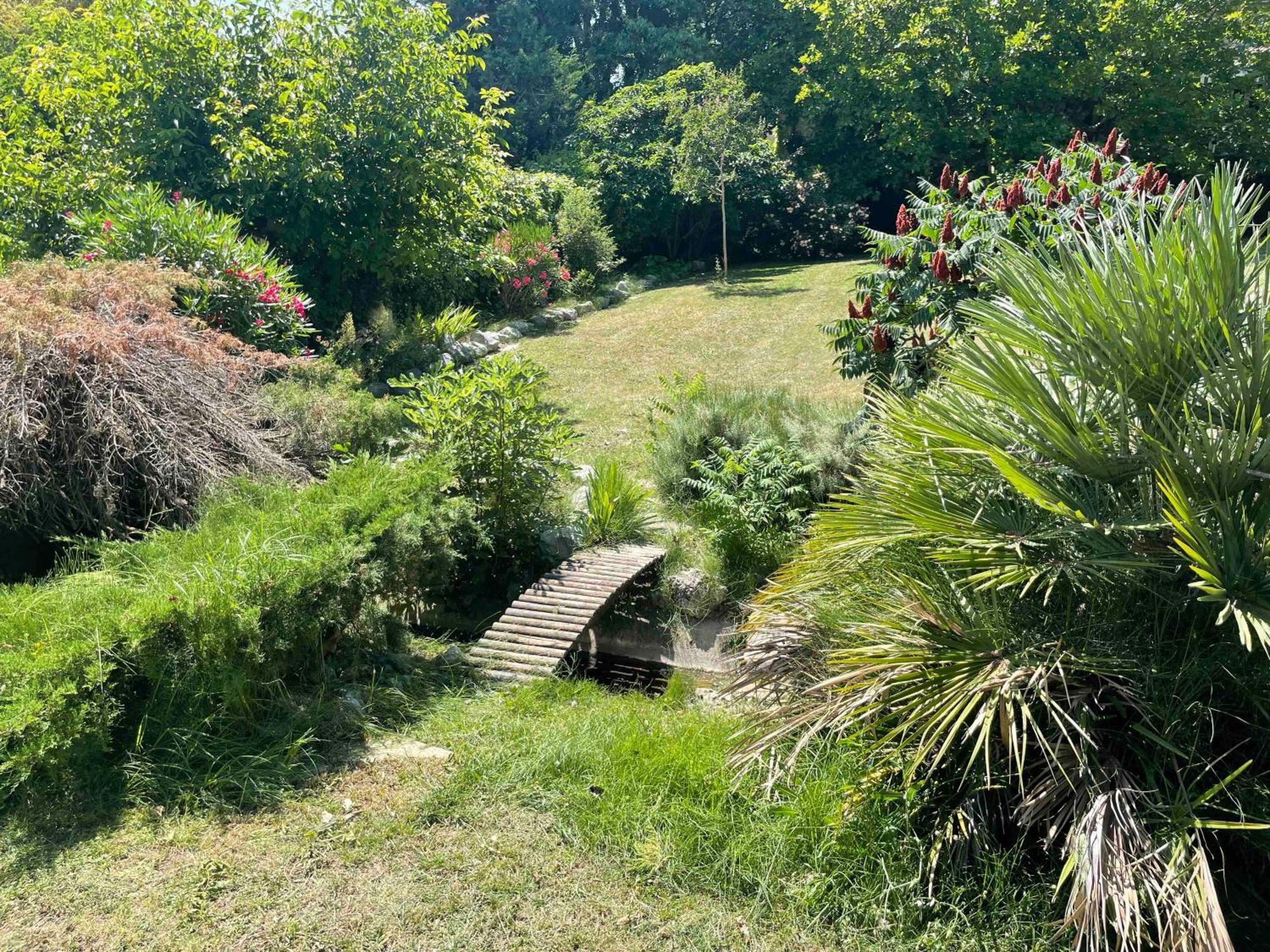 Gites Au Chateau Des Estubiers Les Granges-Gontardes ภายนอก รูปภาพ